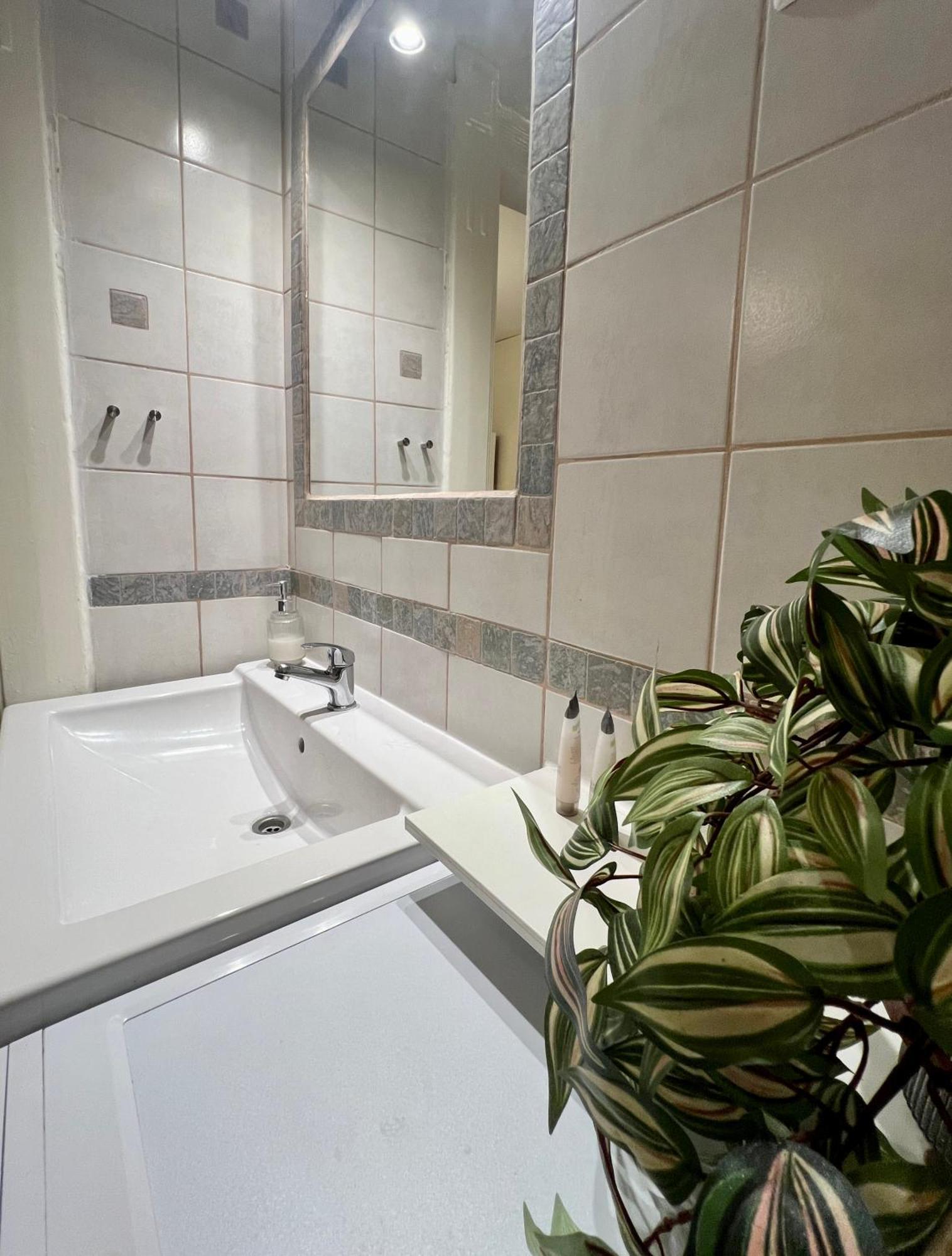 Minimalistic Apartment & Studio In Heart Street Budapeszt Zewnętrze zdjęcie